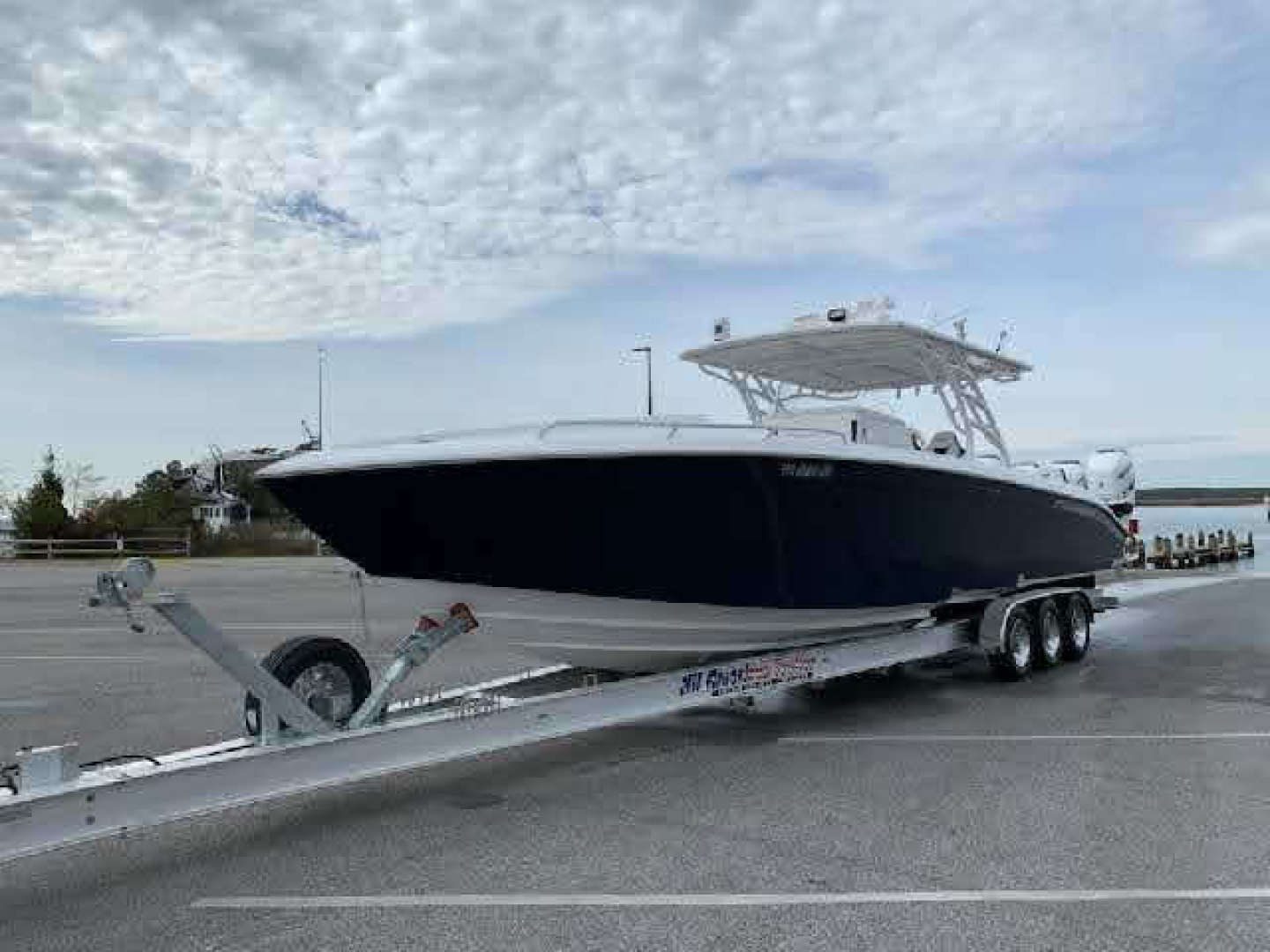 2019 Midnight Express 39 Cuddy - photo 2