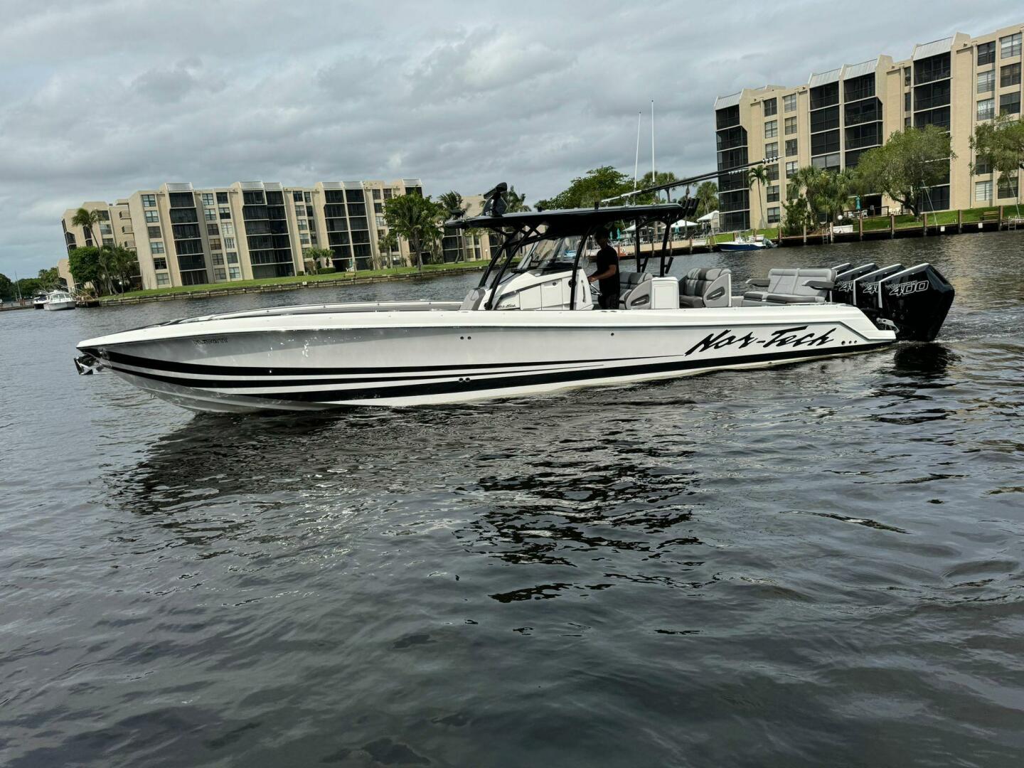2024 Nor-Tech 390 Sport Center Console - photo 3