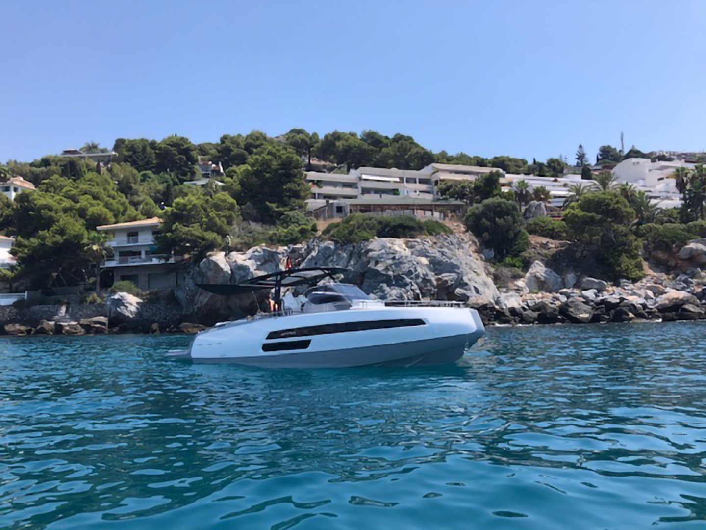 2018 Invictus 370 GT - photo 2