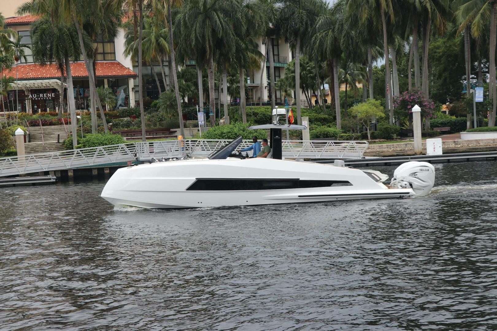 2024 Astondoa 377 Coupe Outboard - photo 1