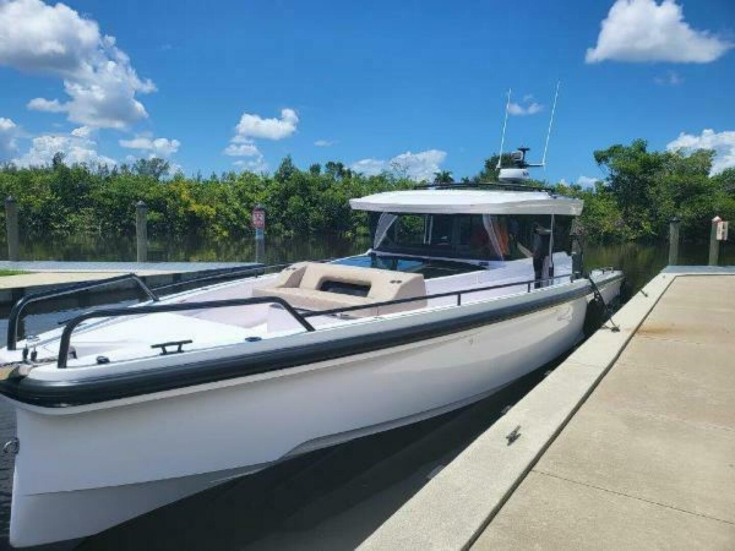 2024 Axopar 37 XC CROSS CABIN - photo 1