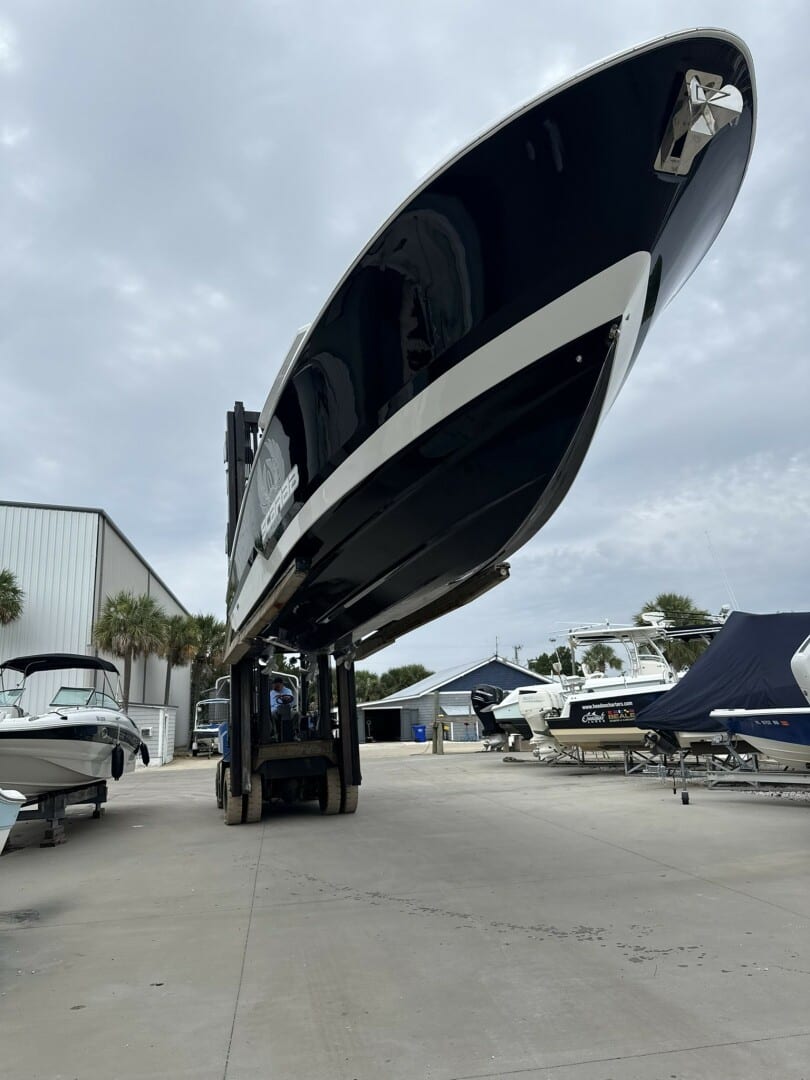 2023 Wellcraft 352 Fisherman Center Console - photo 2