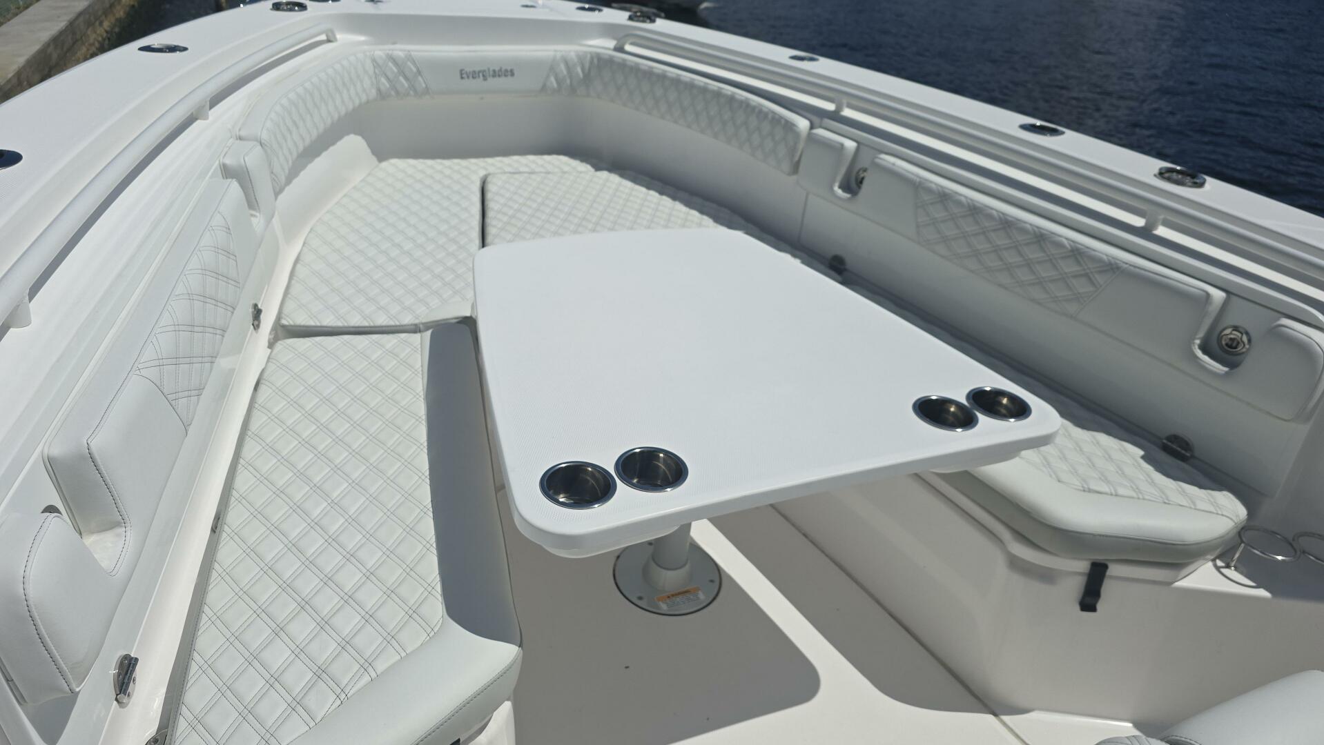2019 Everglades 355 CC - photo 3