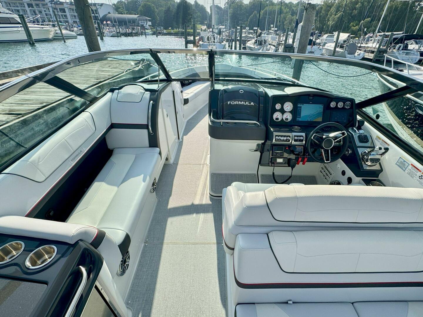 2024 Formula 350 Crossover Bowrider - photo 3