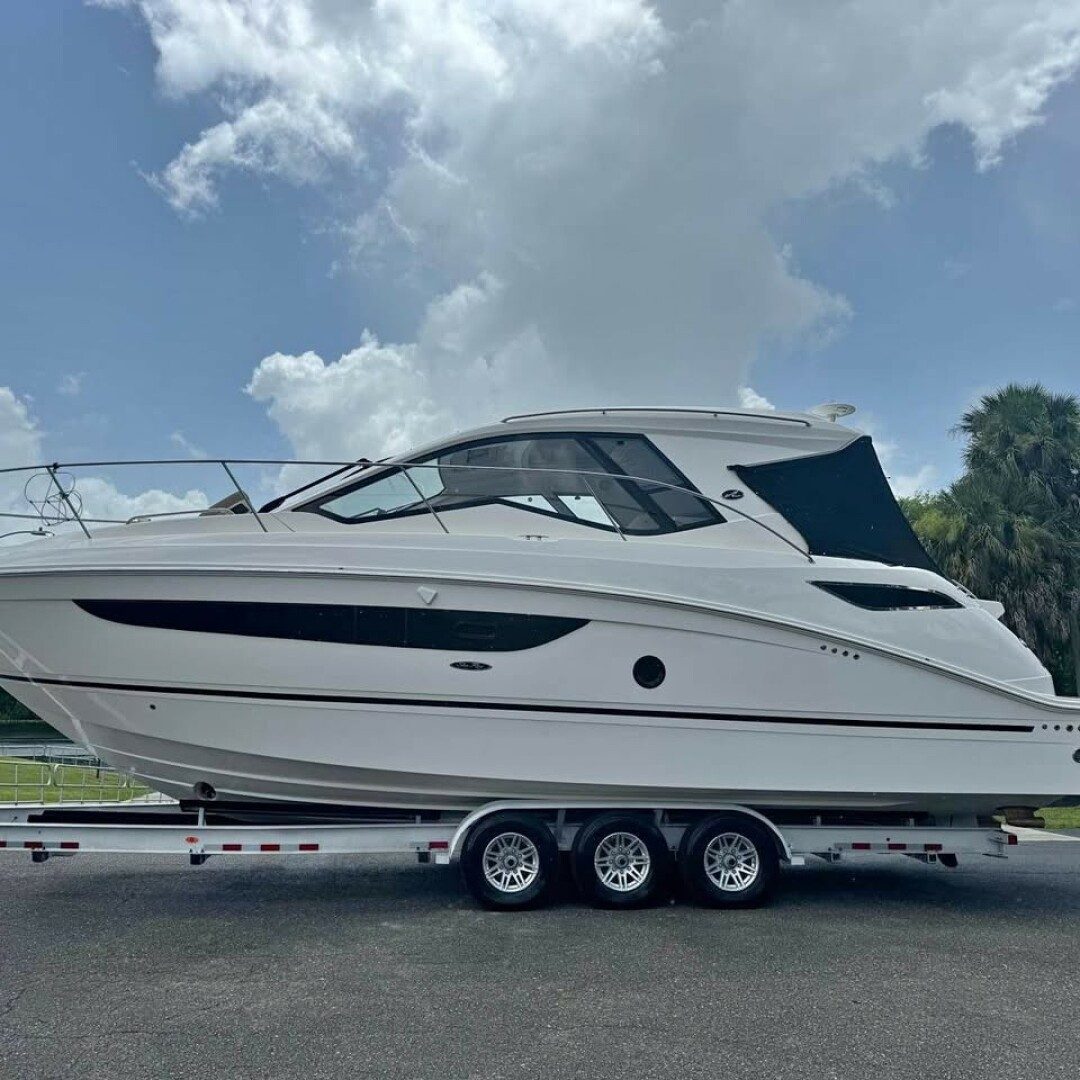2017 Sea Ray 350 Coupe - photo 1
