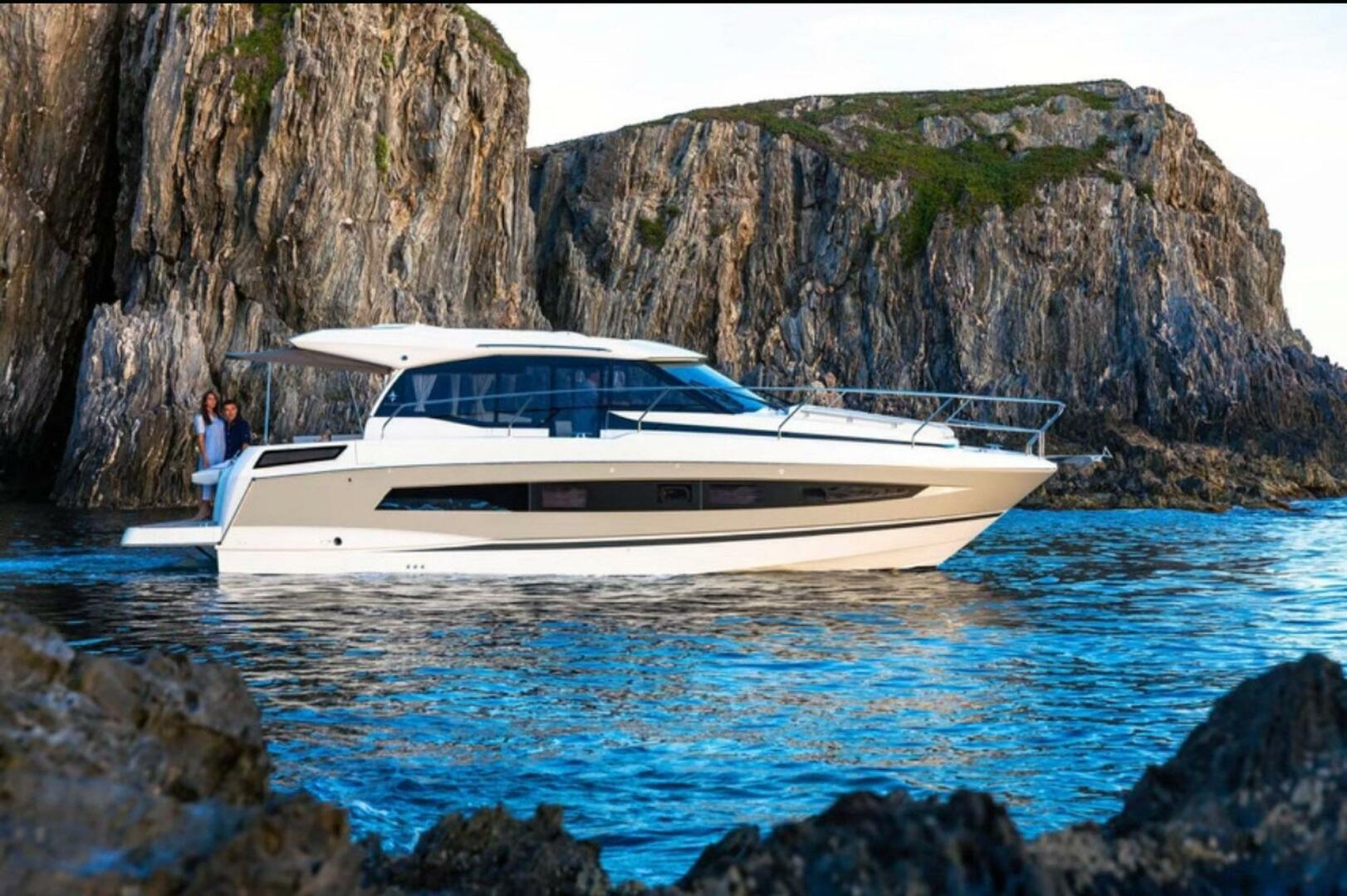 2019 Jeanneau NC33 - photo 1