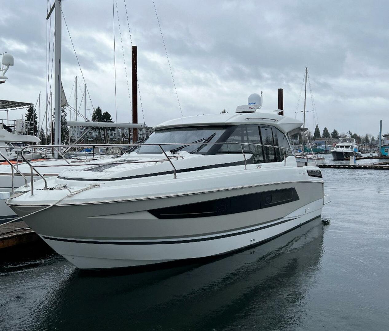 2019 Jeanneau NC33 - photo 3