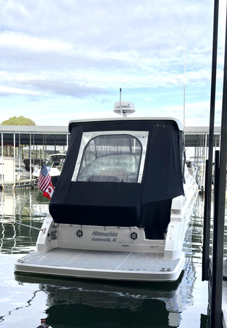 2020 Regal 33 Express - photo 2