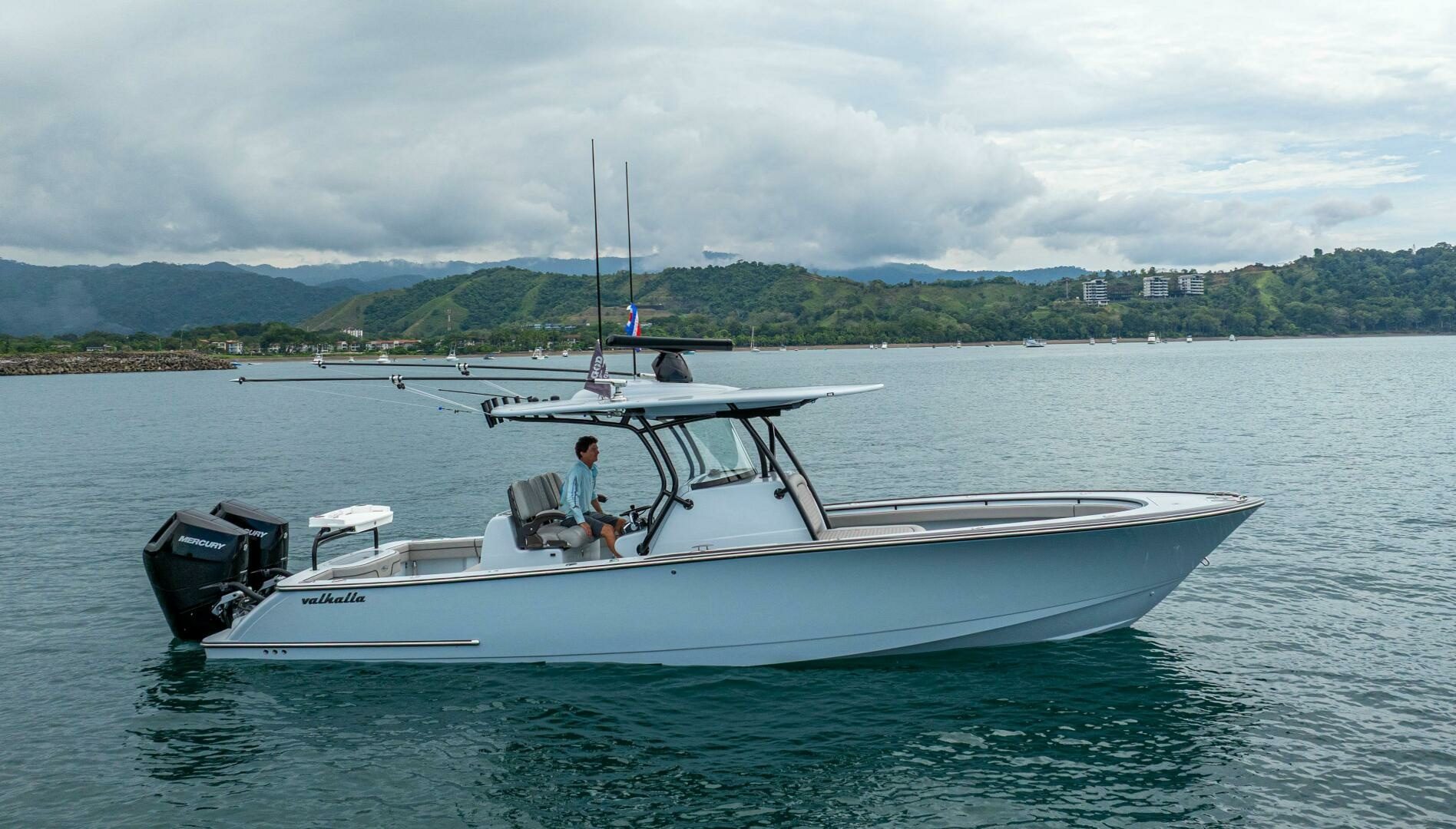 2024 Valhalla Boatworks V-33 - photo 1