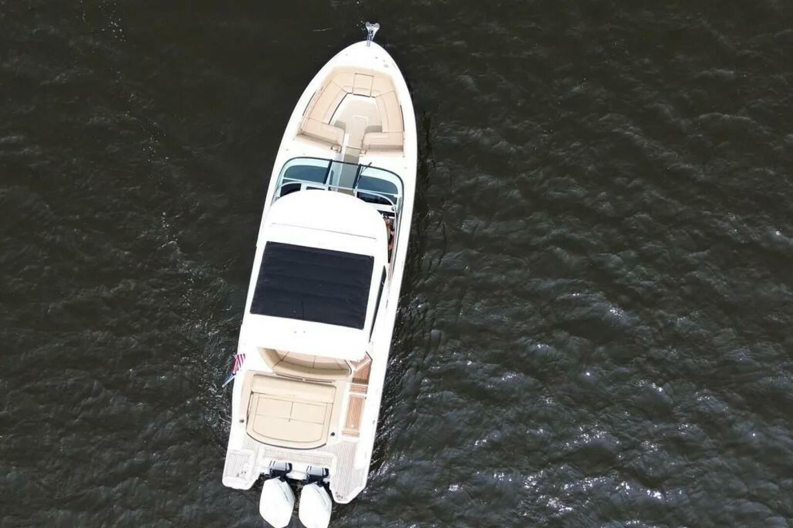 2023 Sea Ray SLX 310 Outboard - photo 3