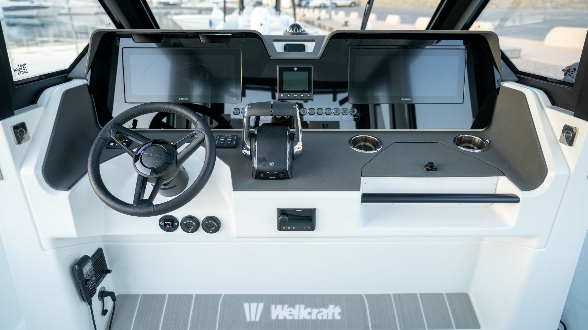 2027 Wellcraft 28 T-Top "On Order" - photo 3