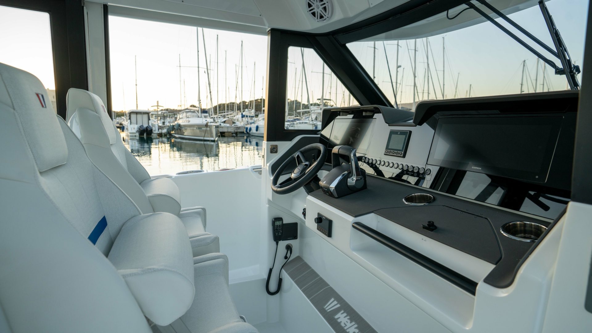 2027 Wellcraft 28 T-Top "On Order" - photo 2