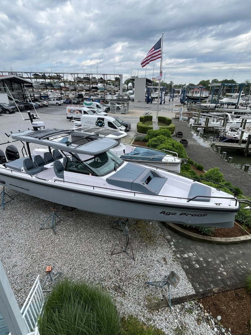 2025 Axopar 37 Sun Top "AGE PROOF" - photo 2