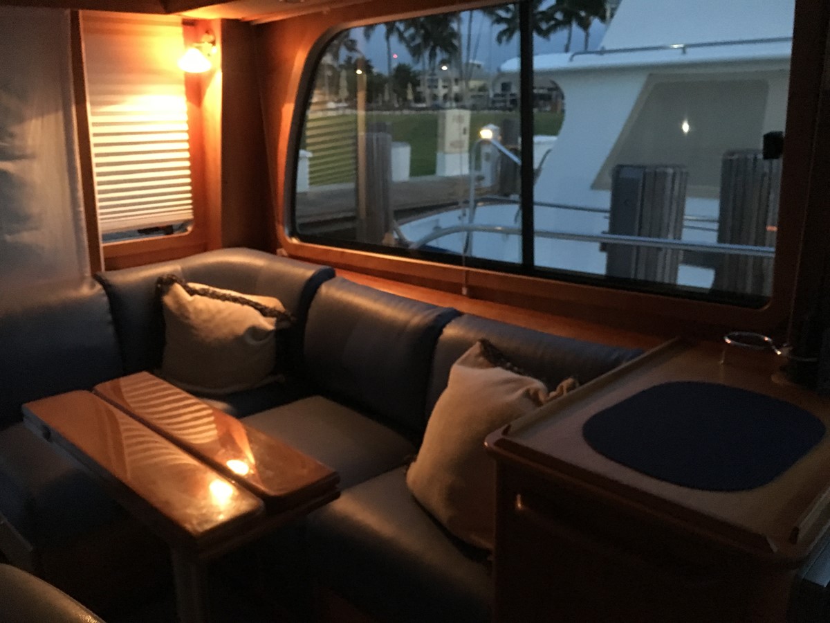 2010 SABRE YACHTS "FIRST LIGHT" - photo 2