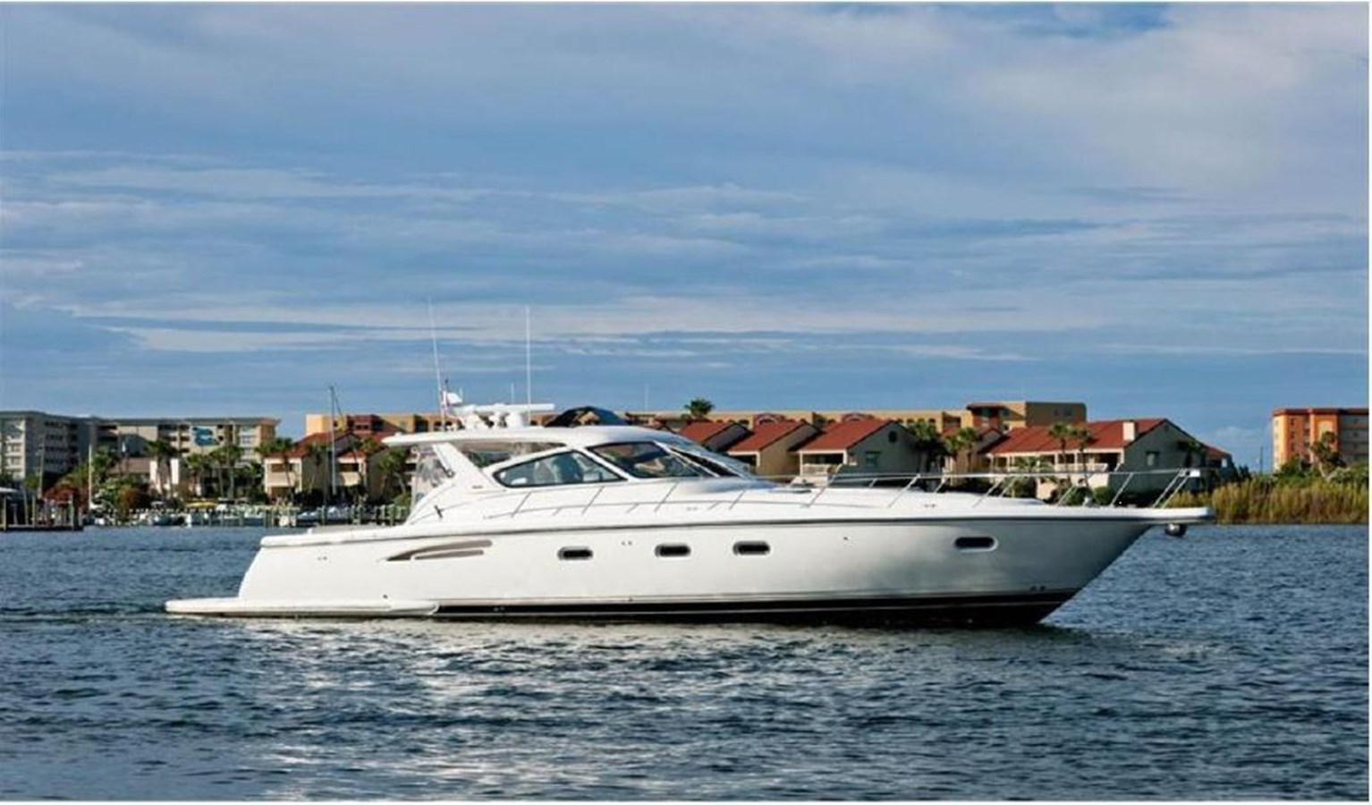 1999 TIARA YACHTS Express "JONNY'S QUEST" - photo 2