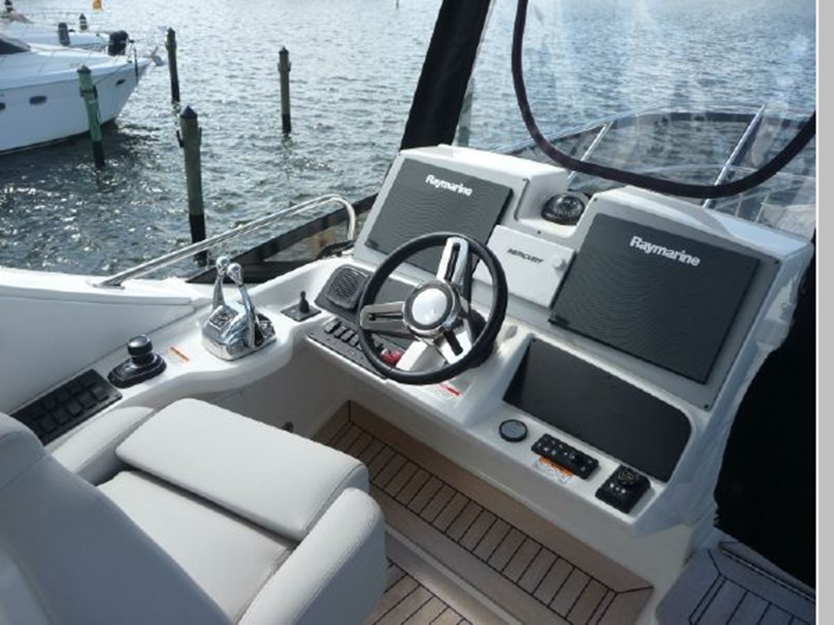 2017 SEA RAY L590 Fly "RIVIERA II" - photo 3