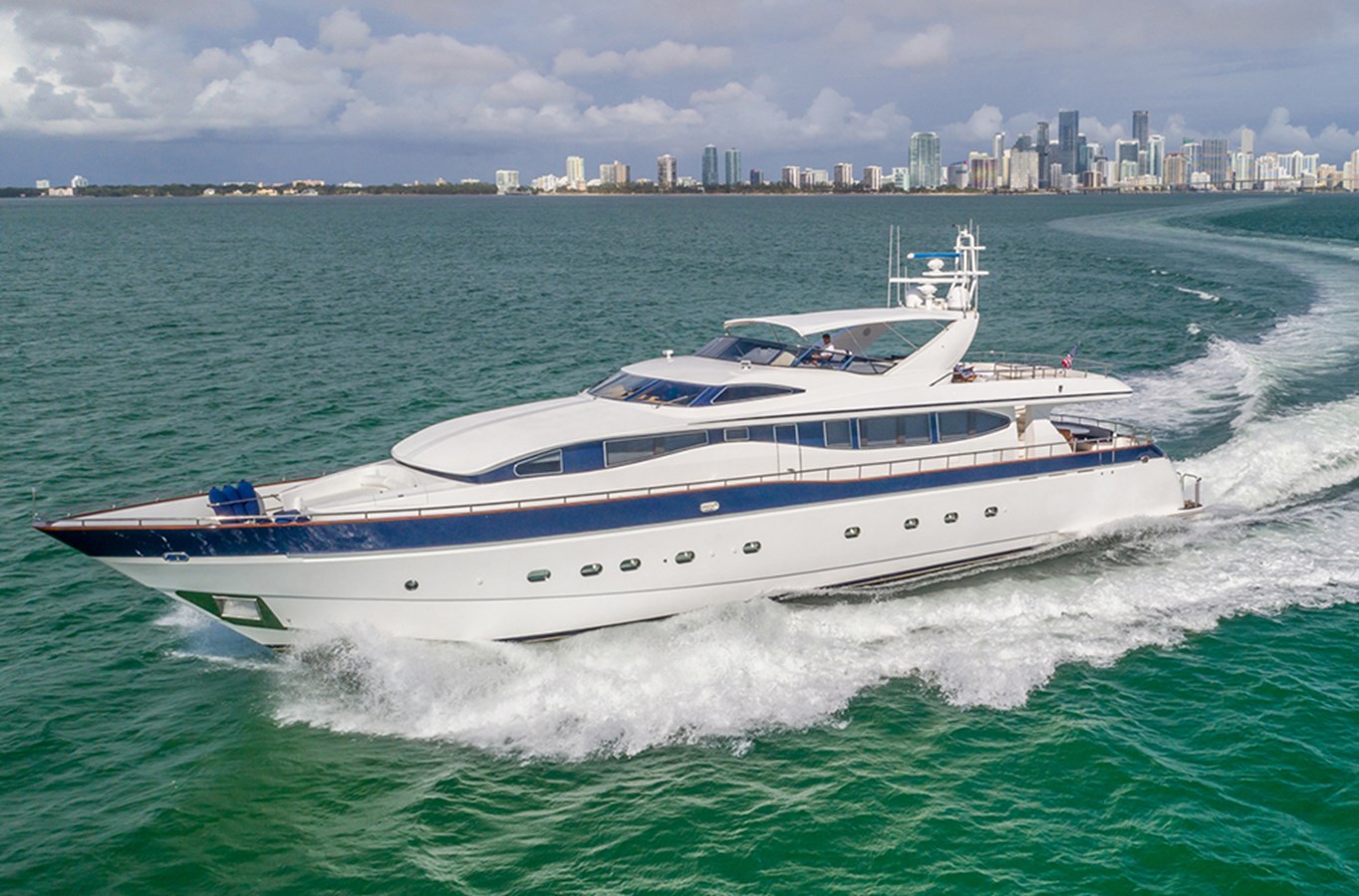 2002 VIKING SPORT CRUISERS 108 Motor Yacht "VSC10503J102" - photo 1