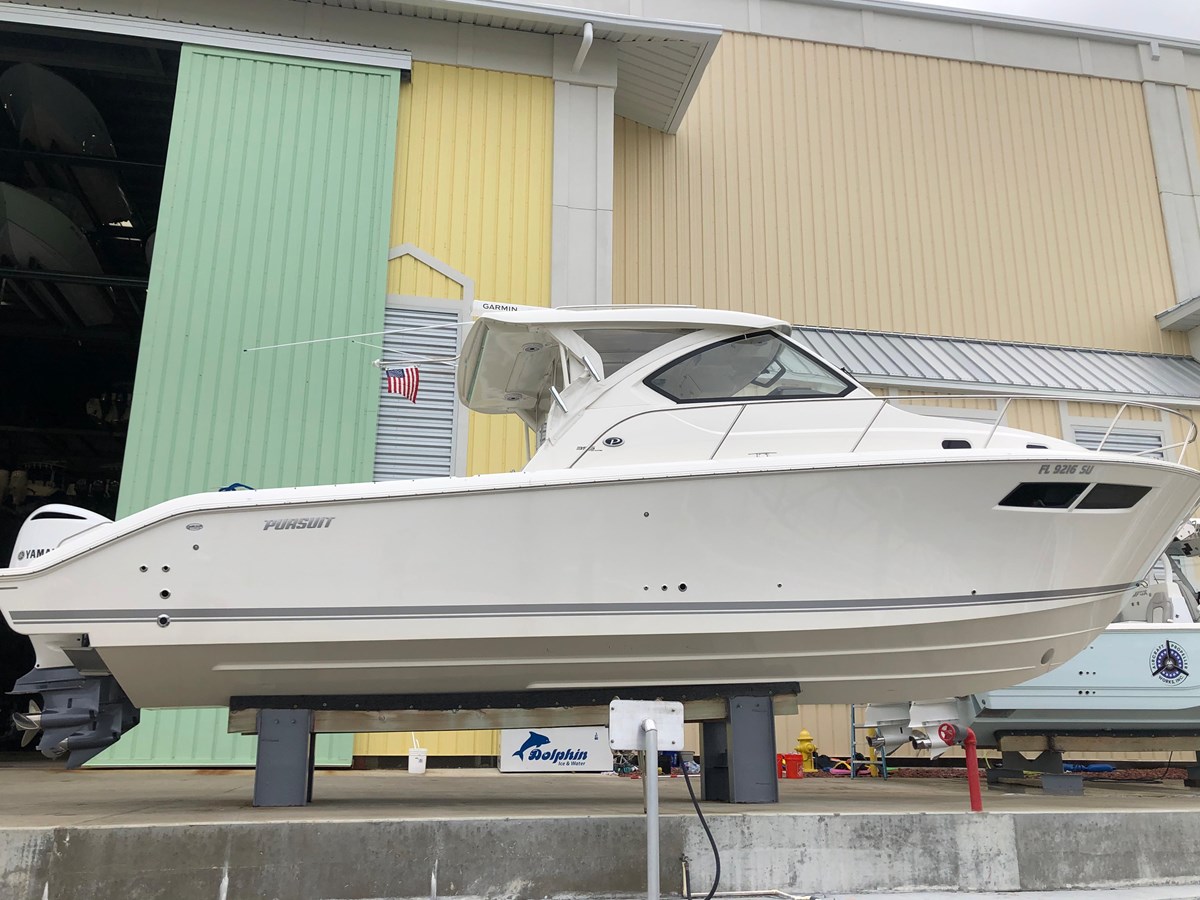 2020 PURSUIT BOATS 355 "NEW LISTING" - photo 1