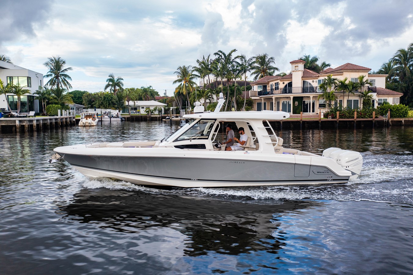 2019 BOSTON WHALER Realm "350 REALM" - photo 1