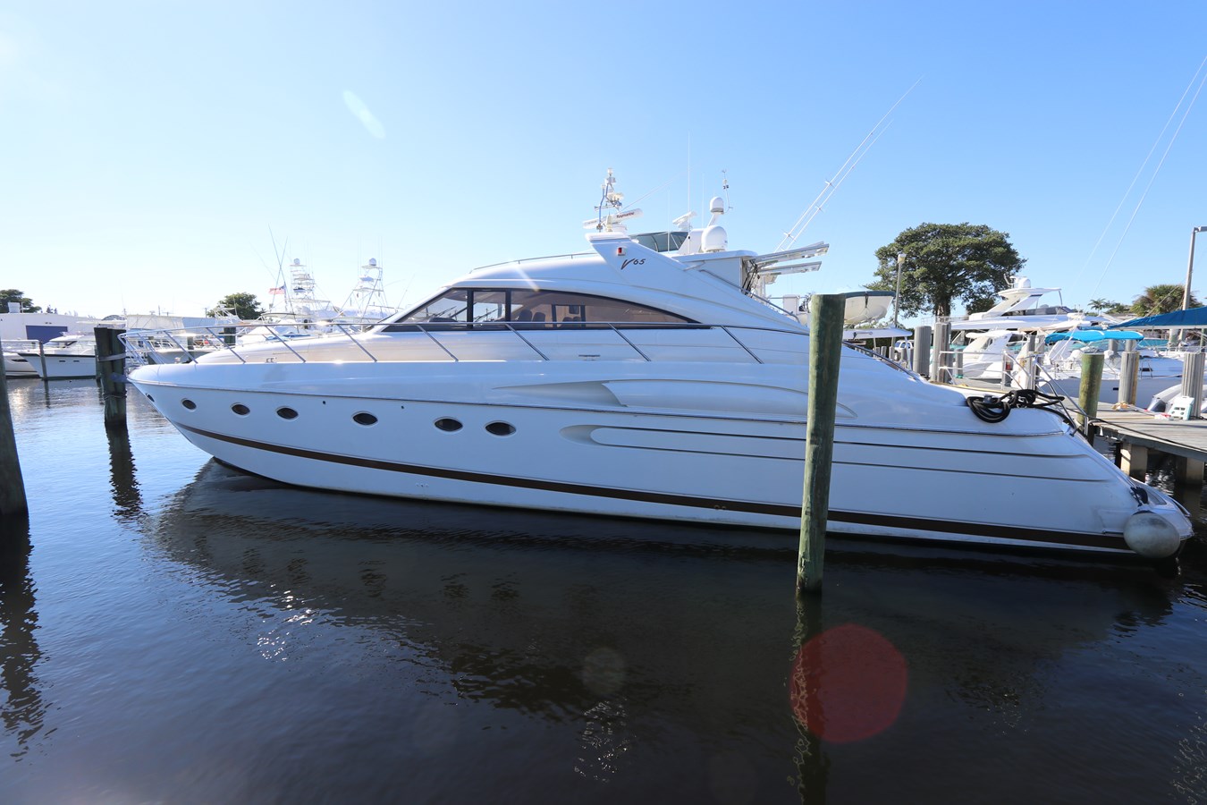 2001 PRINCESS YACHTS V65 "TAKIA" - photo 1