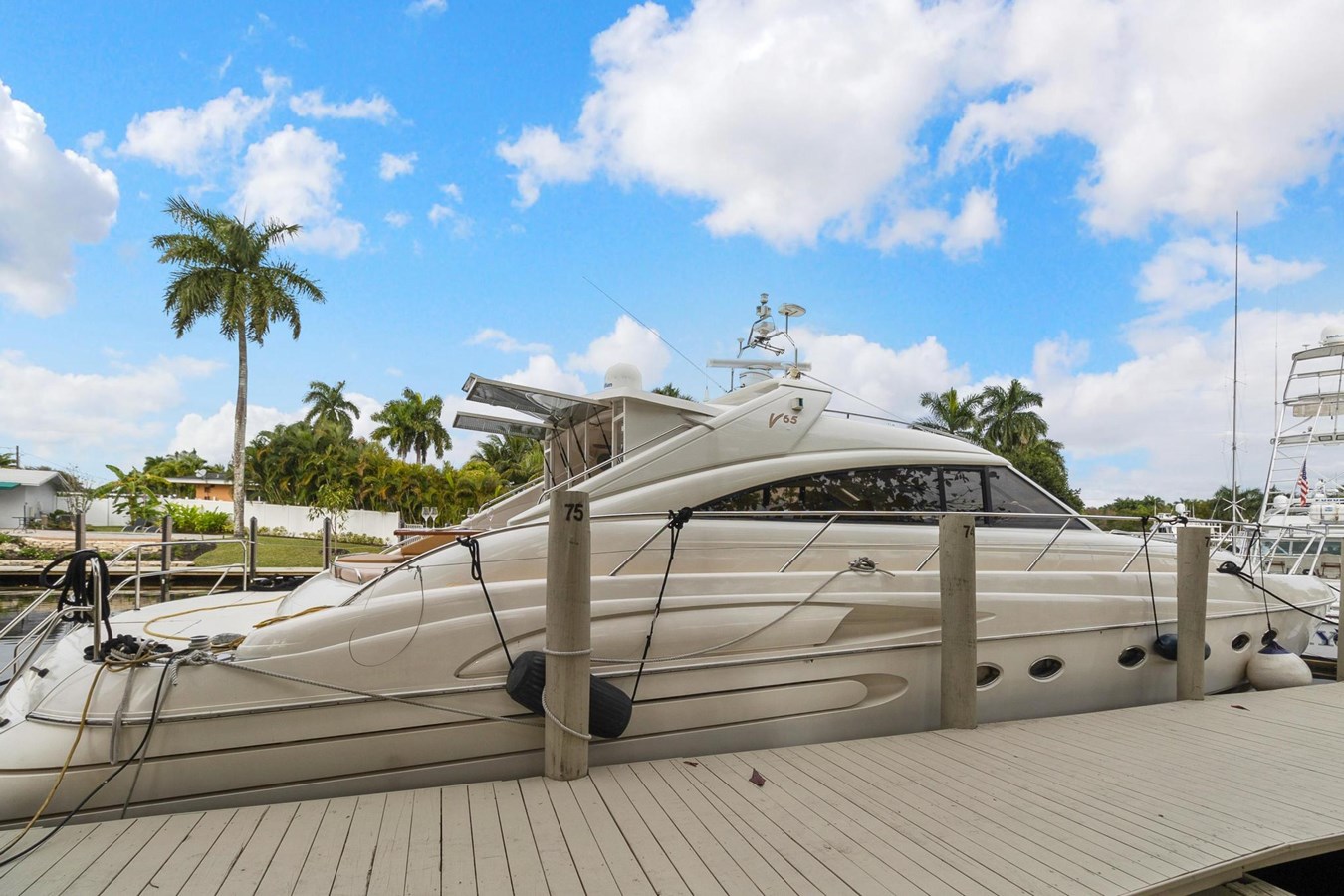 2001 PRINCESS YACHTS V65 "TAKIA" - photo 3