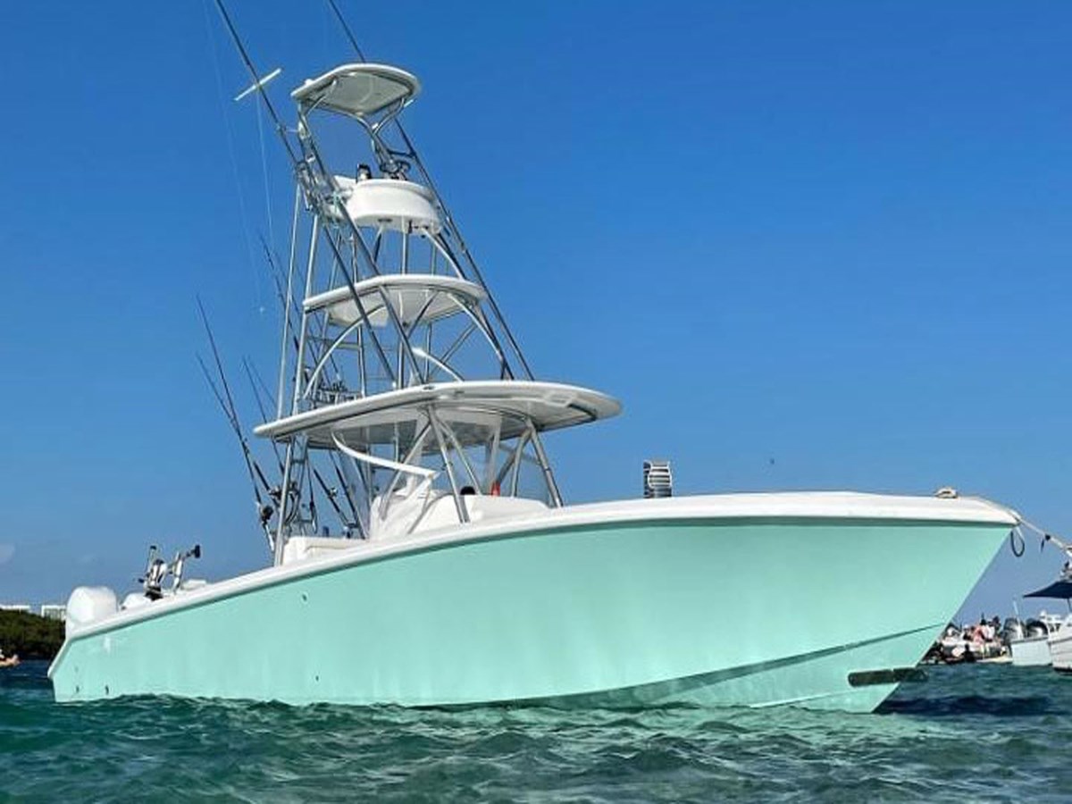 2015 BAHAMA BOAT WORKS Center Console "LION'S SHARE" - photo 1
