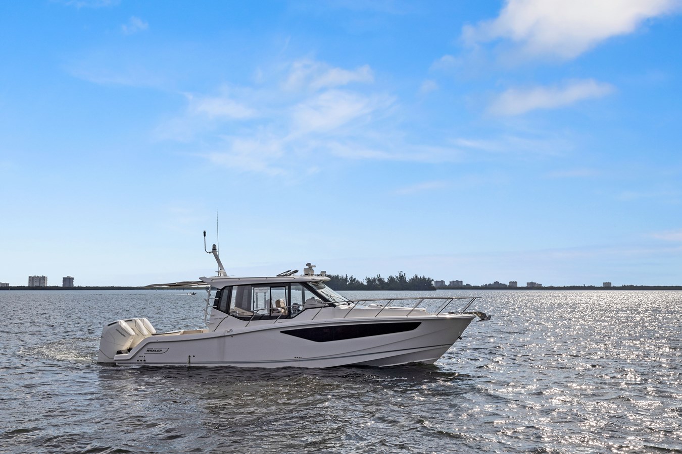2022 BOSTON WHALER 405 Conquest "LOBO DEL MAR II" - photo 1