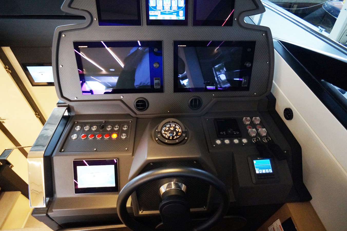 2016 PERSHING 70 "The Office" - photo 3