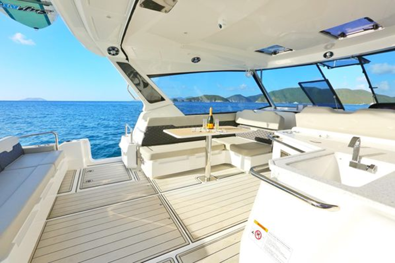 2020 AQUILA Power Catamaran HydroFoil "2020 AQUILA POWER CATAMARAN HYDROFOIL" - photo 3