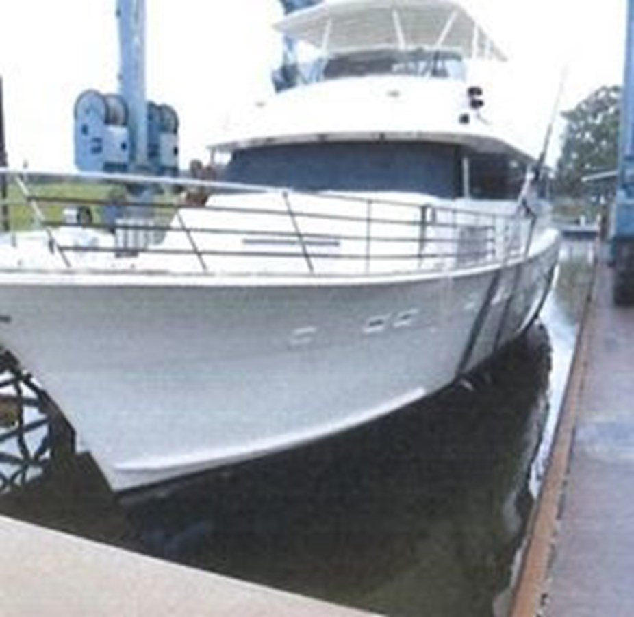 1988 HATTERAS 77 Cockpit Motor Yacht "FREEDOM" - photo 2