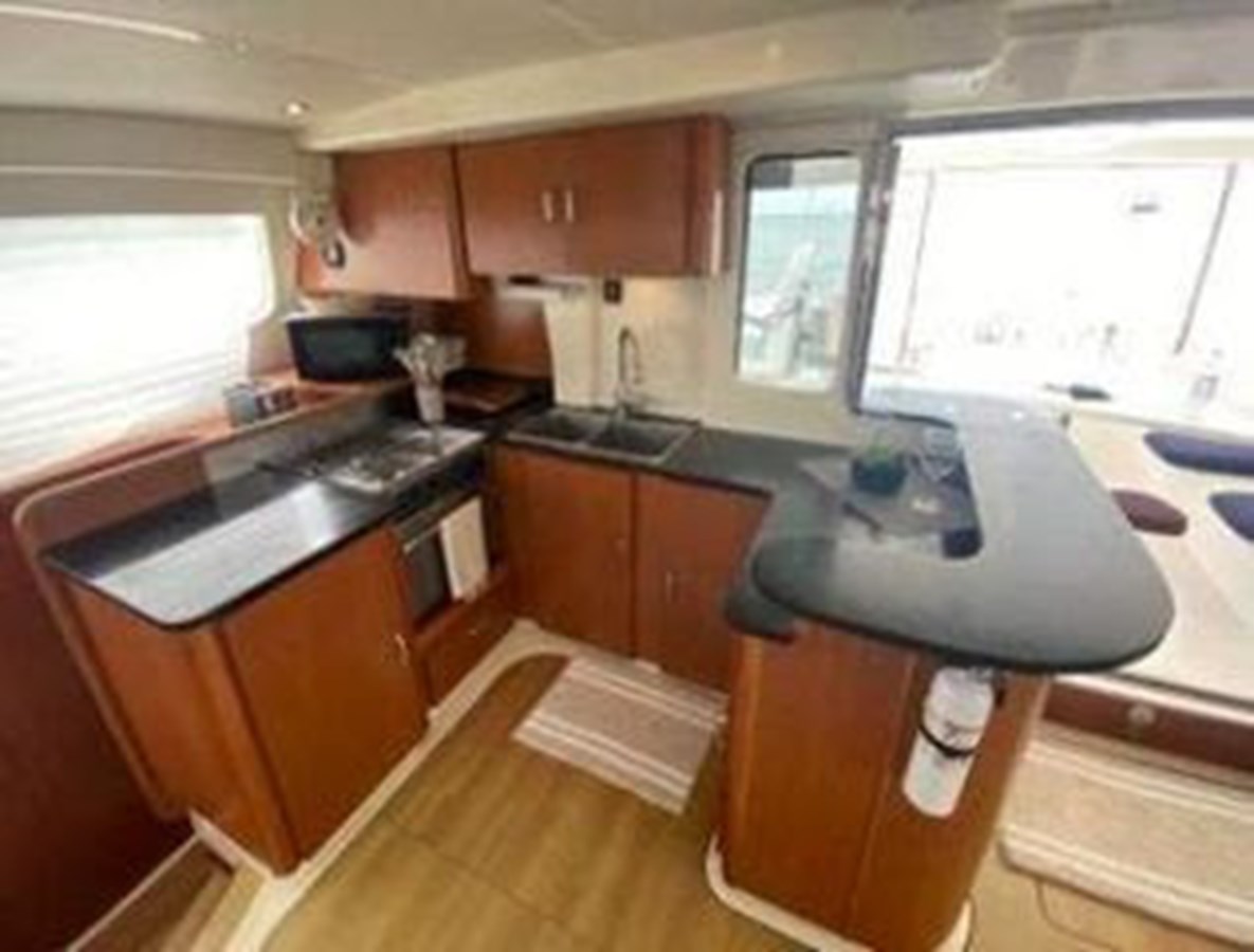 2008 LEOPARD CATAMARANS 47 PowerCat "2008 LEOPARD 47 POWERCAT" - photo 3