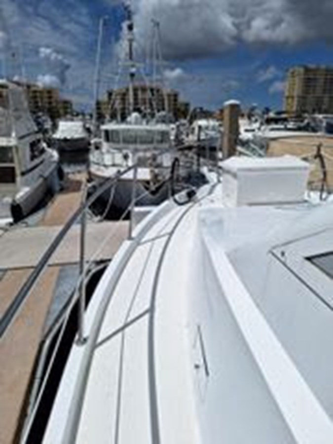 1988 VIKING Cockpit Motor Yacht "THE JOBSITE" - photo 3
