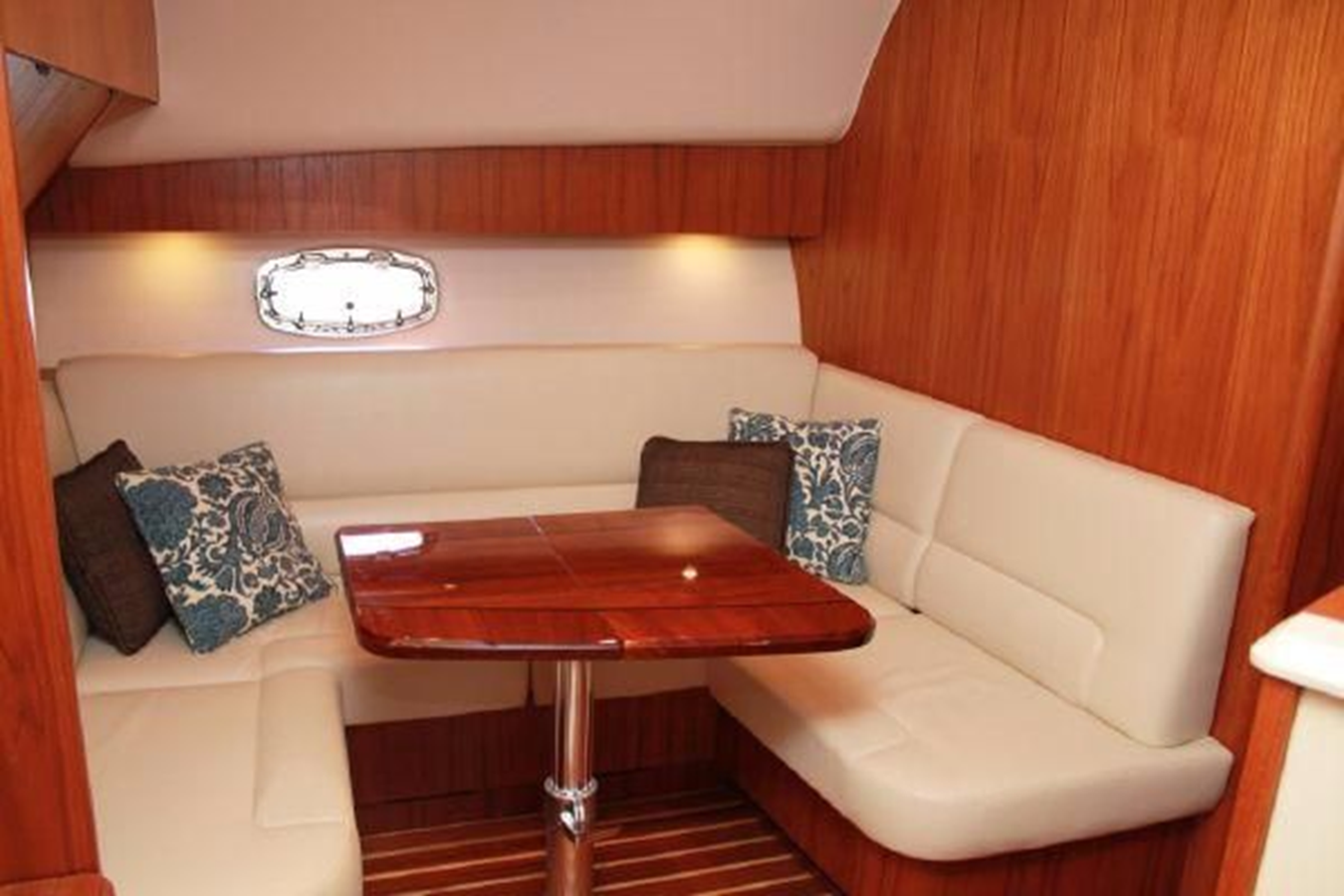 2011 TIARA YACHTS 4300 Open "2011 TIARA YACHTS 4300 OPEN" - photo 3