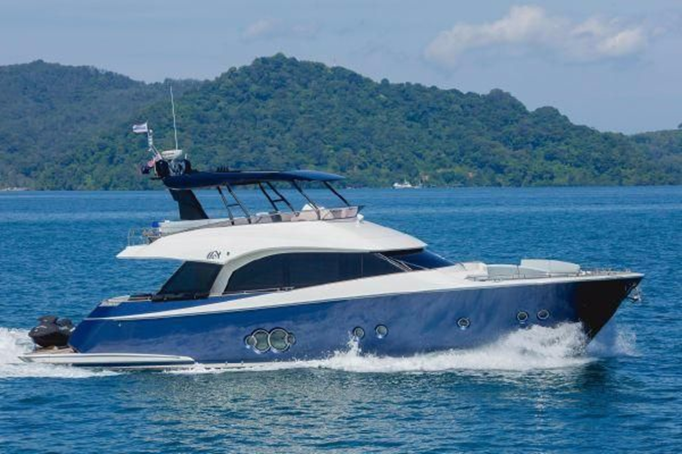 2012 MONTE CARLO YACHTS 65 MCY "2012 MONTE CARLO YACHTS 65 MCY" - photo 2