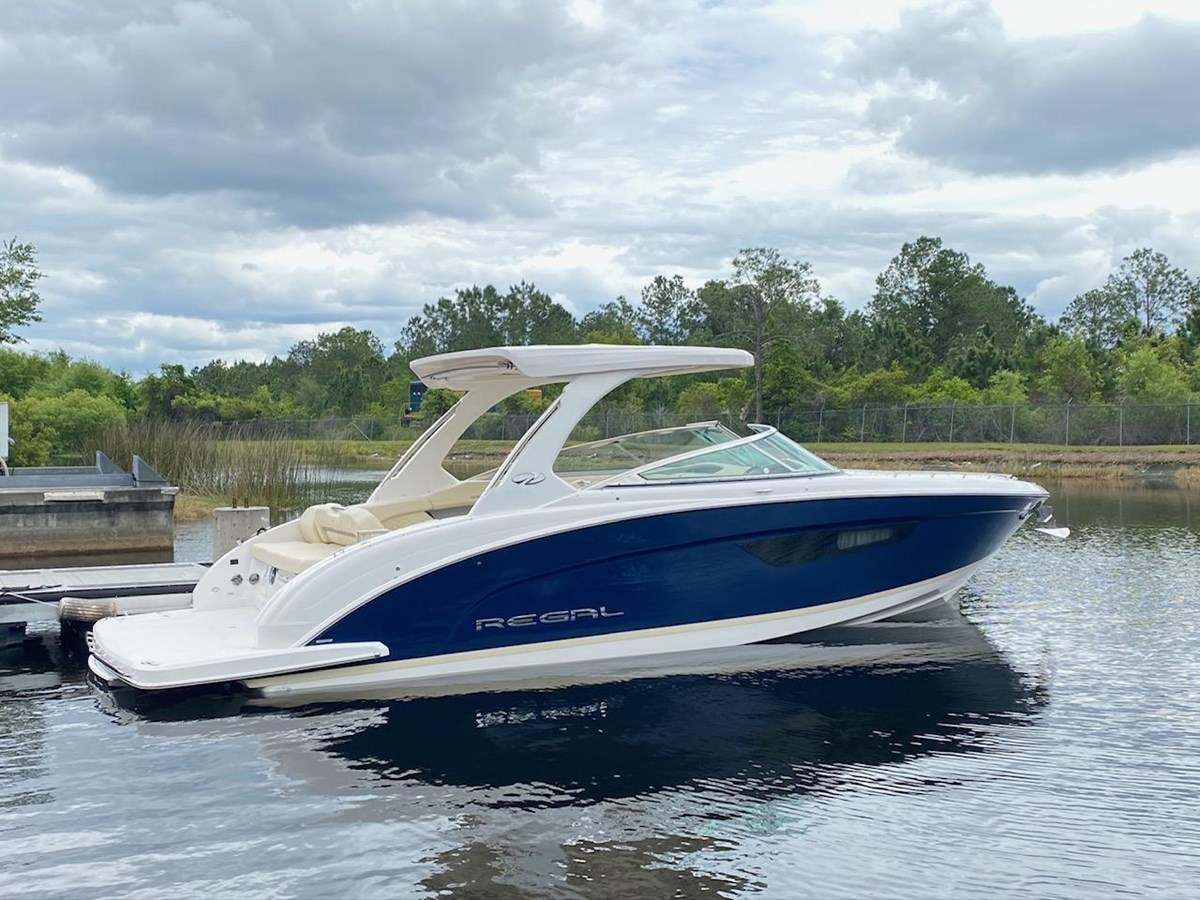 2020 REGAL 3300 "2020 REGAL 3300" - photo 2