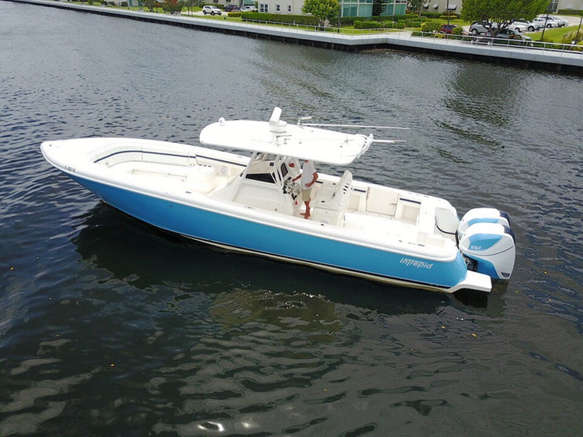 2015 INTREPID POWERBOATS INC. 375 Center Console "375 CENTER CONSOLE" - photo 2