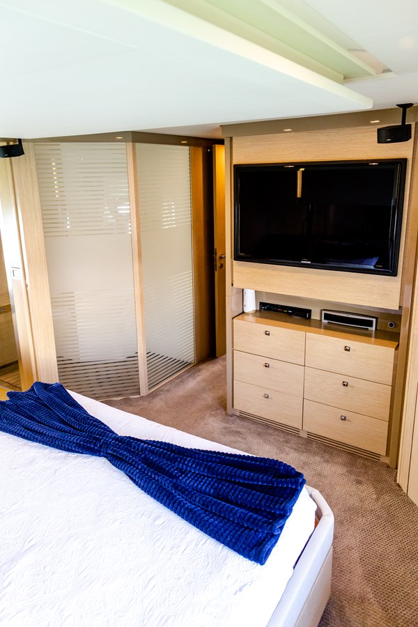 2013 FERRETTI YACHTS "FERRETTI 720" - photo 3