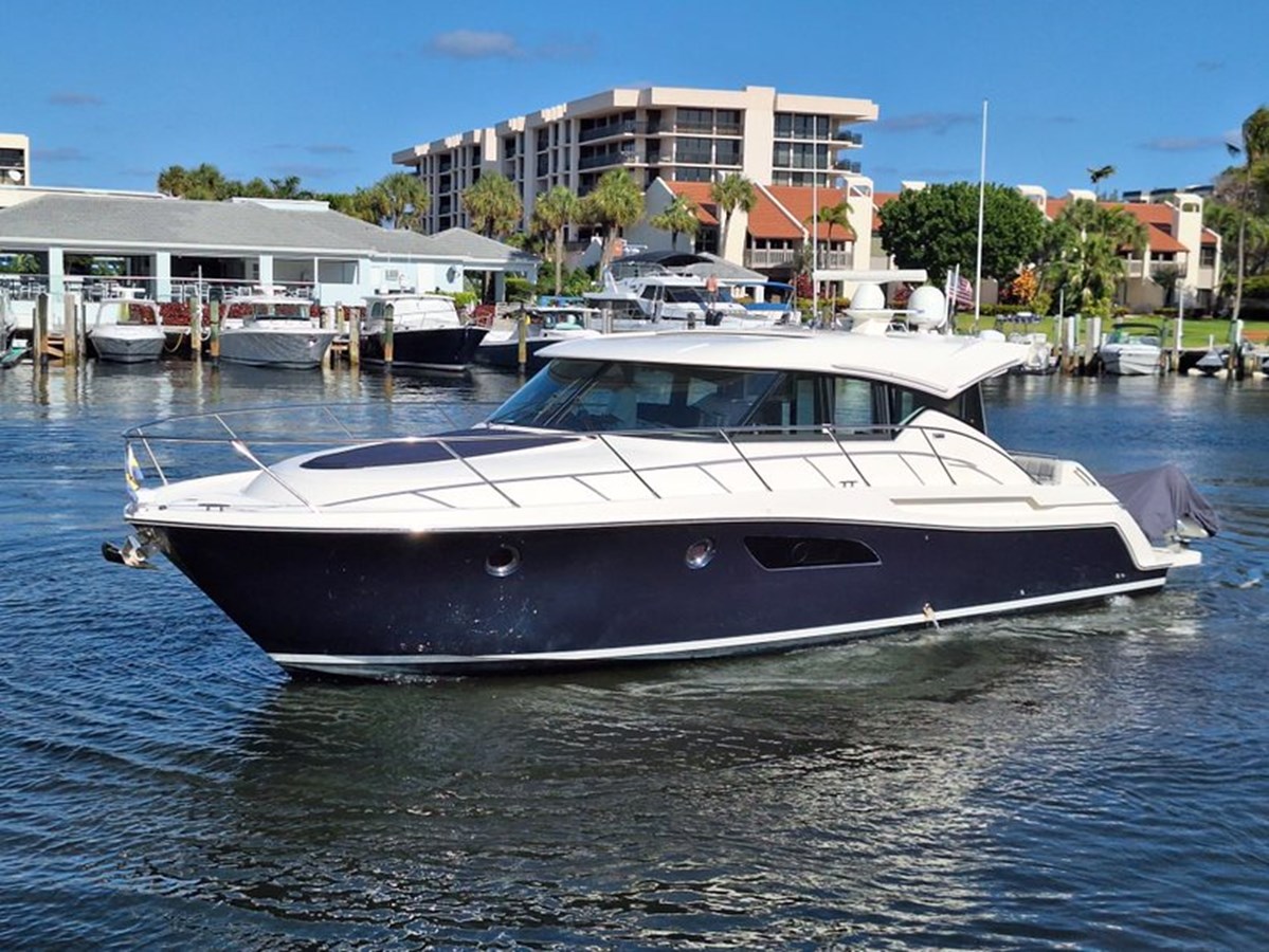 2016 TIARA YACHTS 44 Coupe "IT'S FOR YOU TOO" - photo 1