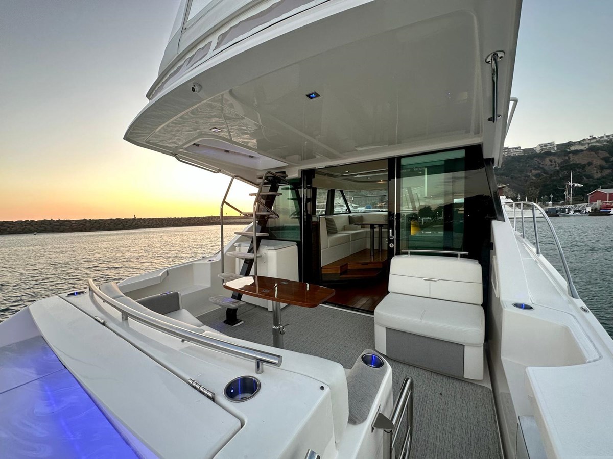 2019 TIARA YACHTS F44 Flybridge "TIARA YACHTS F44 FLYBRIDGE" - photo 2