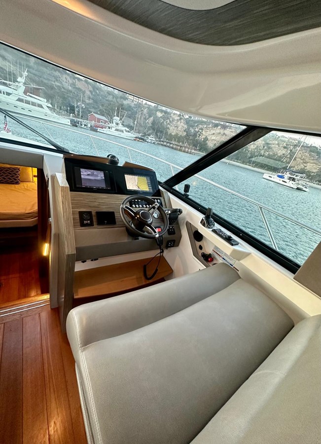 2019 TIARA YACHTS F44 Flybridge "TIARA YACHTS F44 FLYBRIDGE" - photo 3