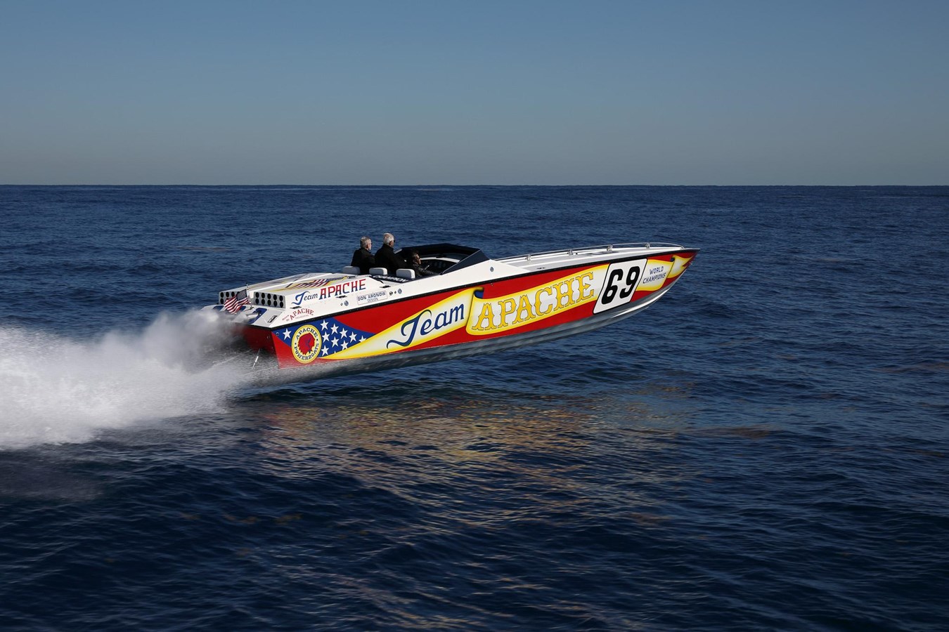 1985 APACHE 41 Race Done Aronow Design "1985 APACHE 41 RACE DONE ARONOW DESIGN" - photo 3