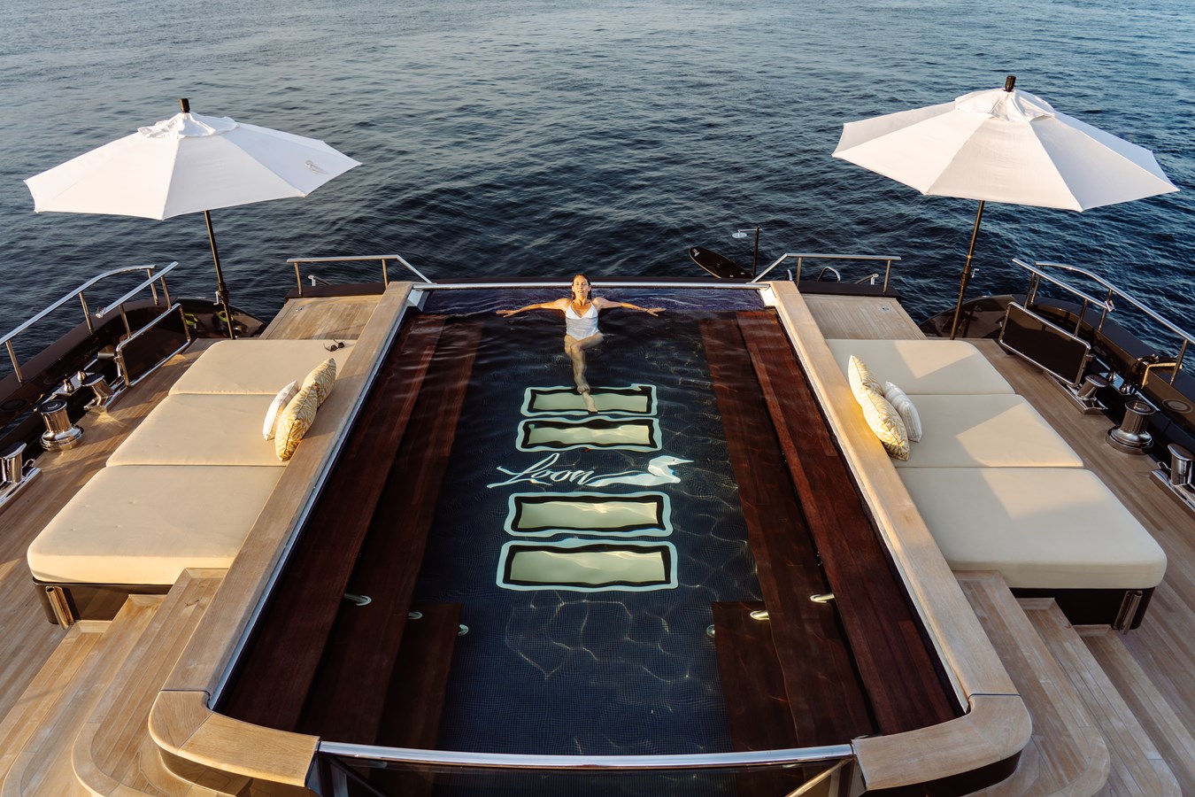 2010 ICON YACHTS "LOON" - photo 3