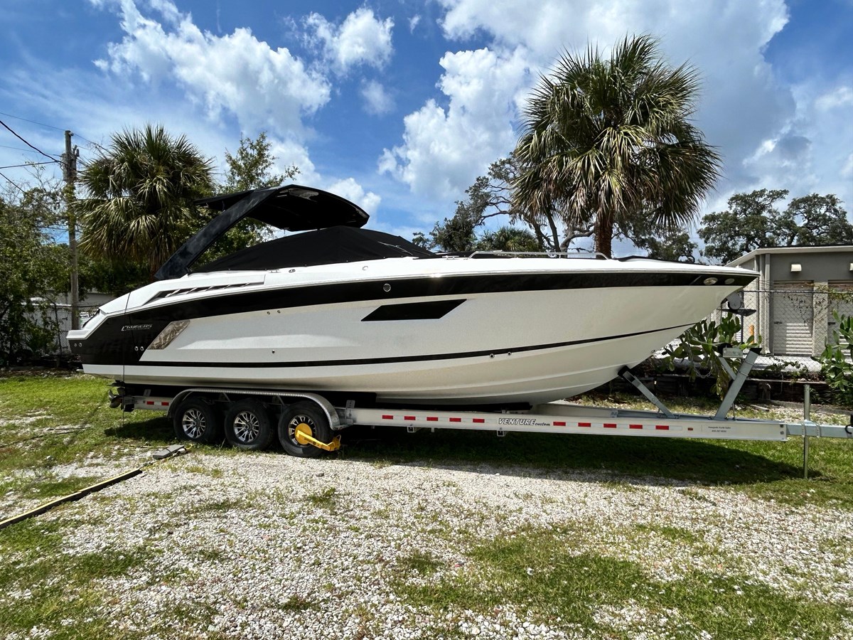 2017 CRUISERS YACHTS 338 Sport Series "SWALLOW" - photo 1