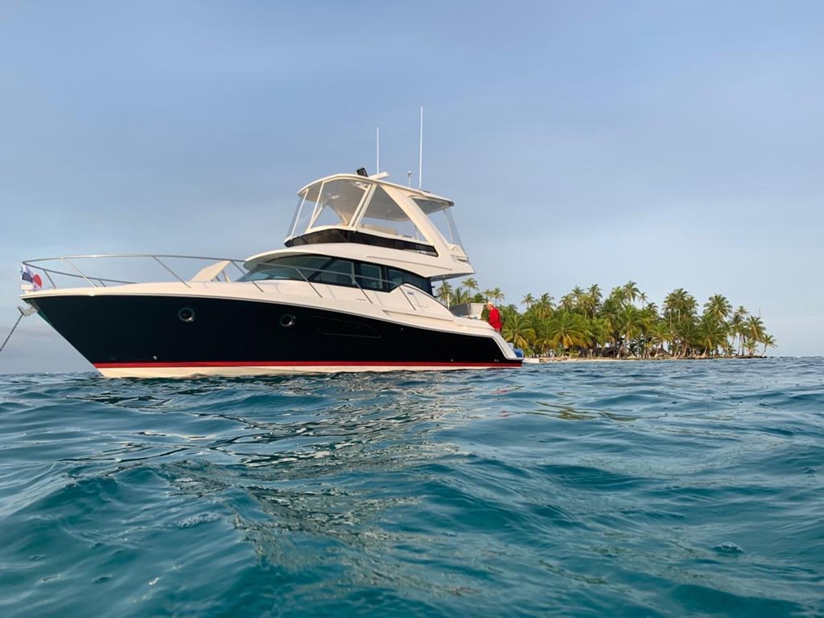 2019 TIARA YACHTS F44 "BARCELONA" - photo 2