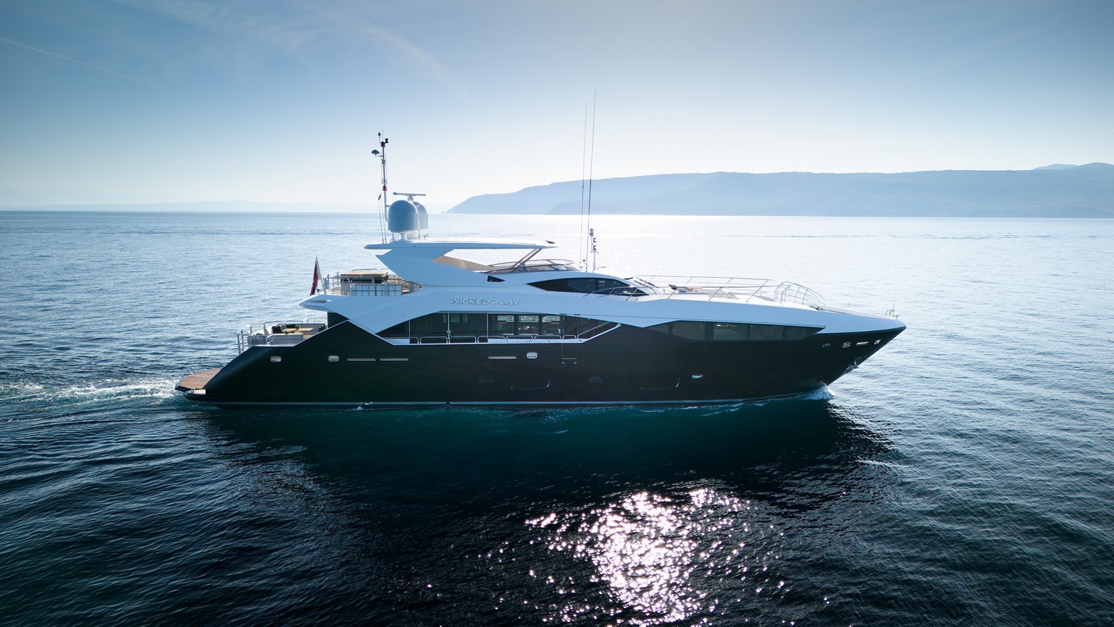 2015 SUNSEEKER 115 Sport Yacht "WICKED PLAY" - photo 1