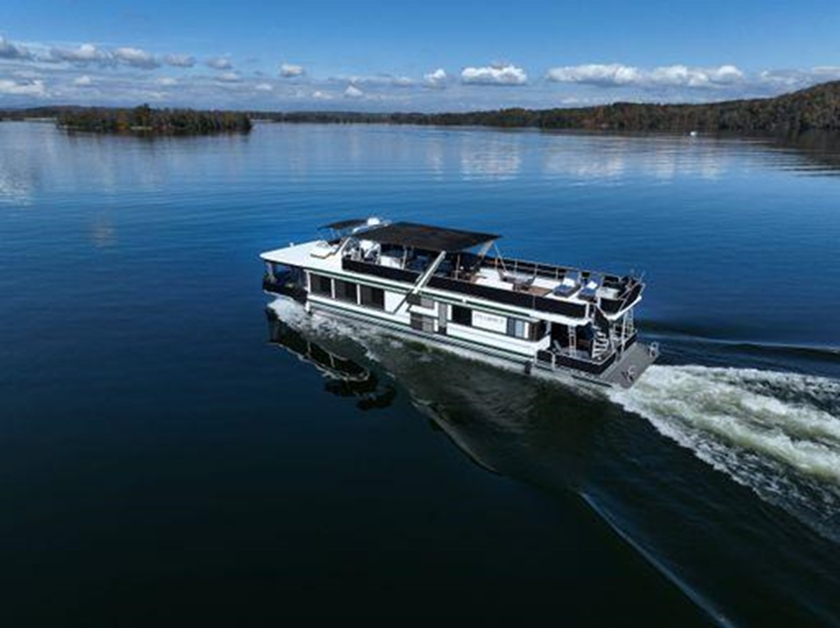 1996 SUMERSET HOUSEBOATS 82'x18' "IT'S A HOOT IV" - photo 2