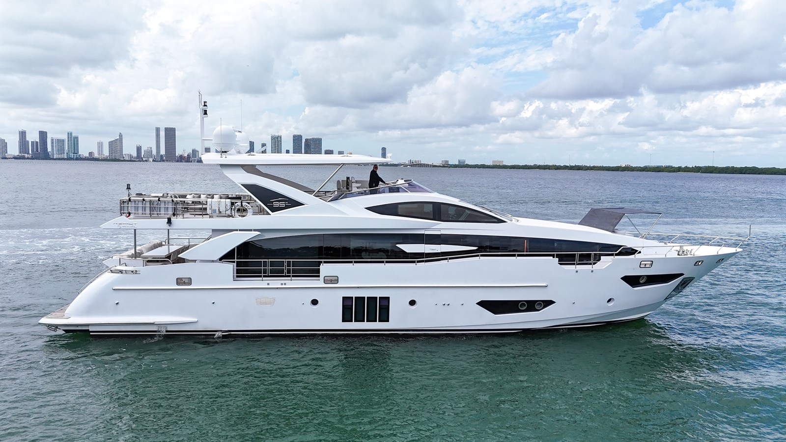2017 AZIMUT YACHTS "2017 AZIMUT 30 METRI" - photo 3