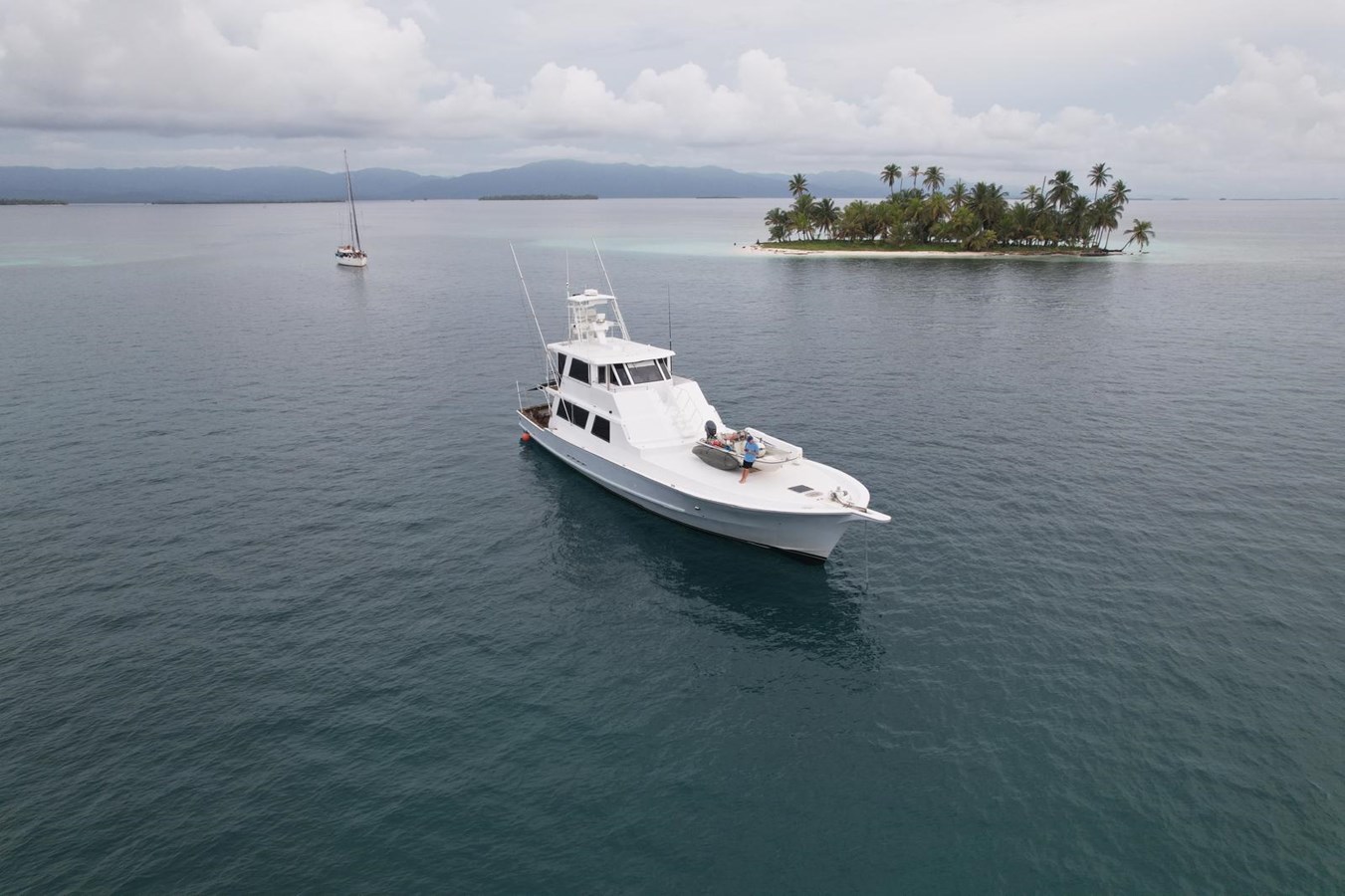 1980 HATTERAS LAMPHRE YACHTS CUSTOM "ADDISYN ANN" - photo 1