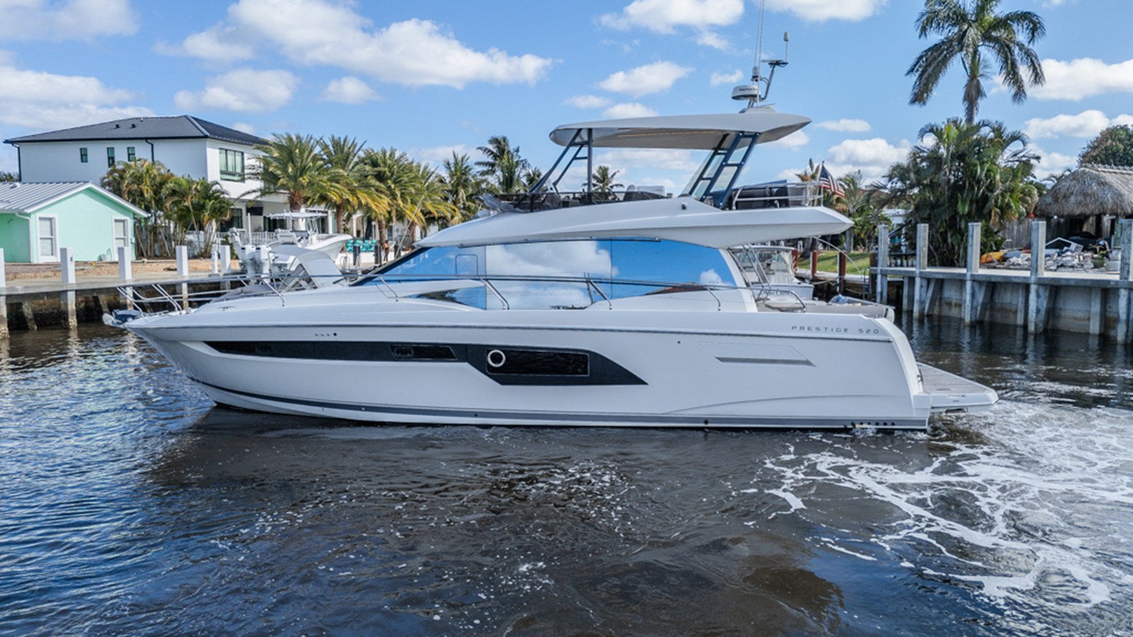 2021 PRESTIGE 520 Flybridge "HAPPY CAY" - photo 2