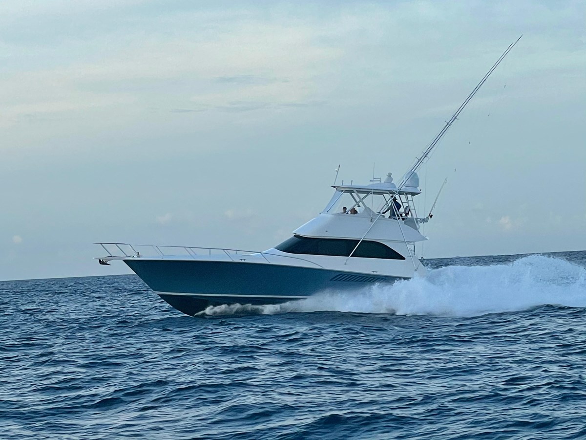2007 VIKING 52 Convertible "DANIELA" - photo 3